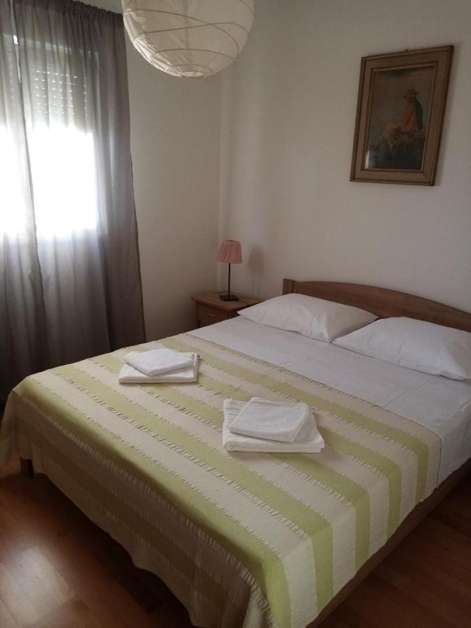 Apartman Mikola With Sea View Trogir Zewnętrze zdjęcie