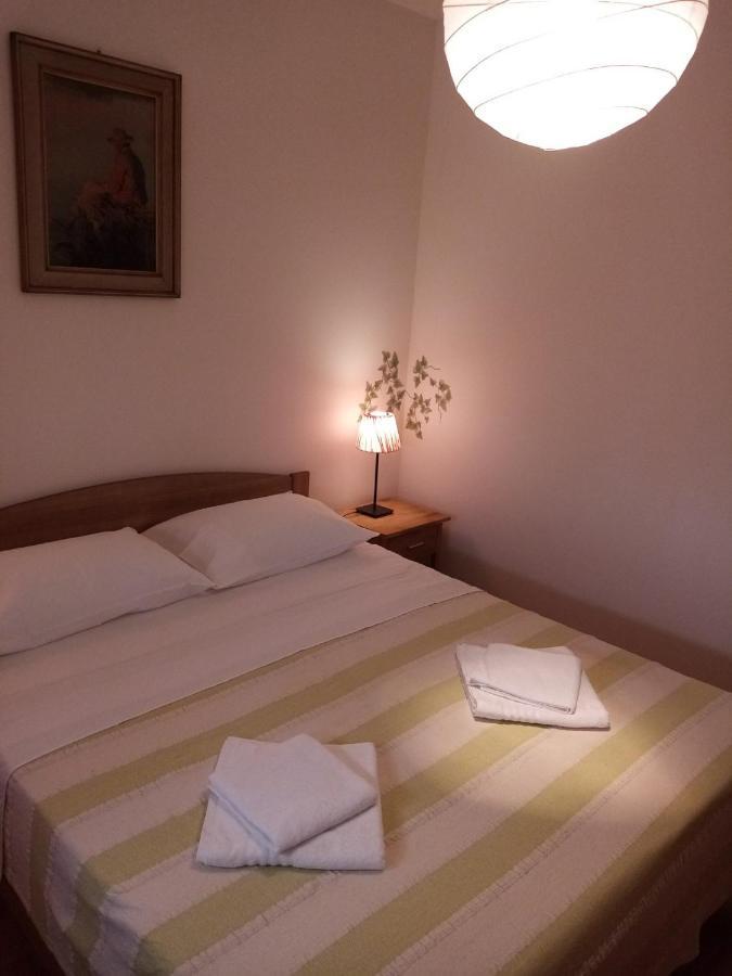 Apartman Mikola With Sea View Trogir Zewnętrze zdjęcie