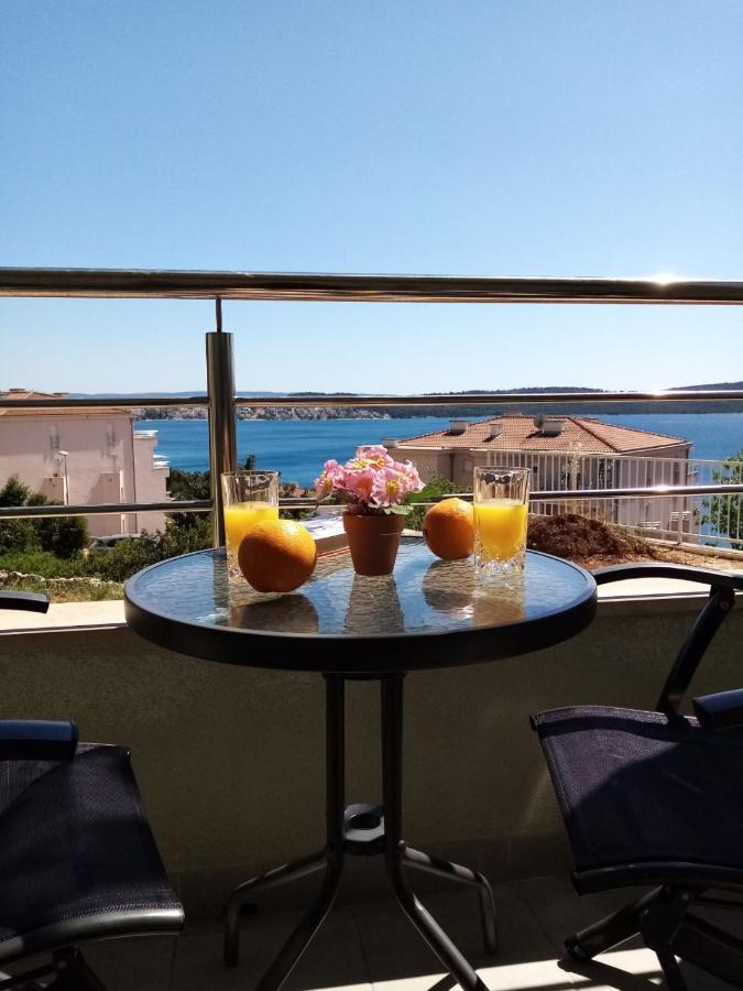 Apartman Mikola With Sea View Trogir Zewnętrze zdjęcie